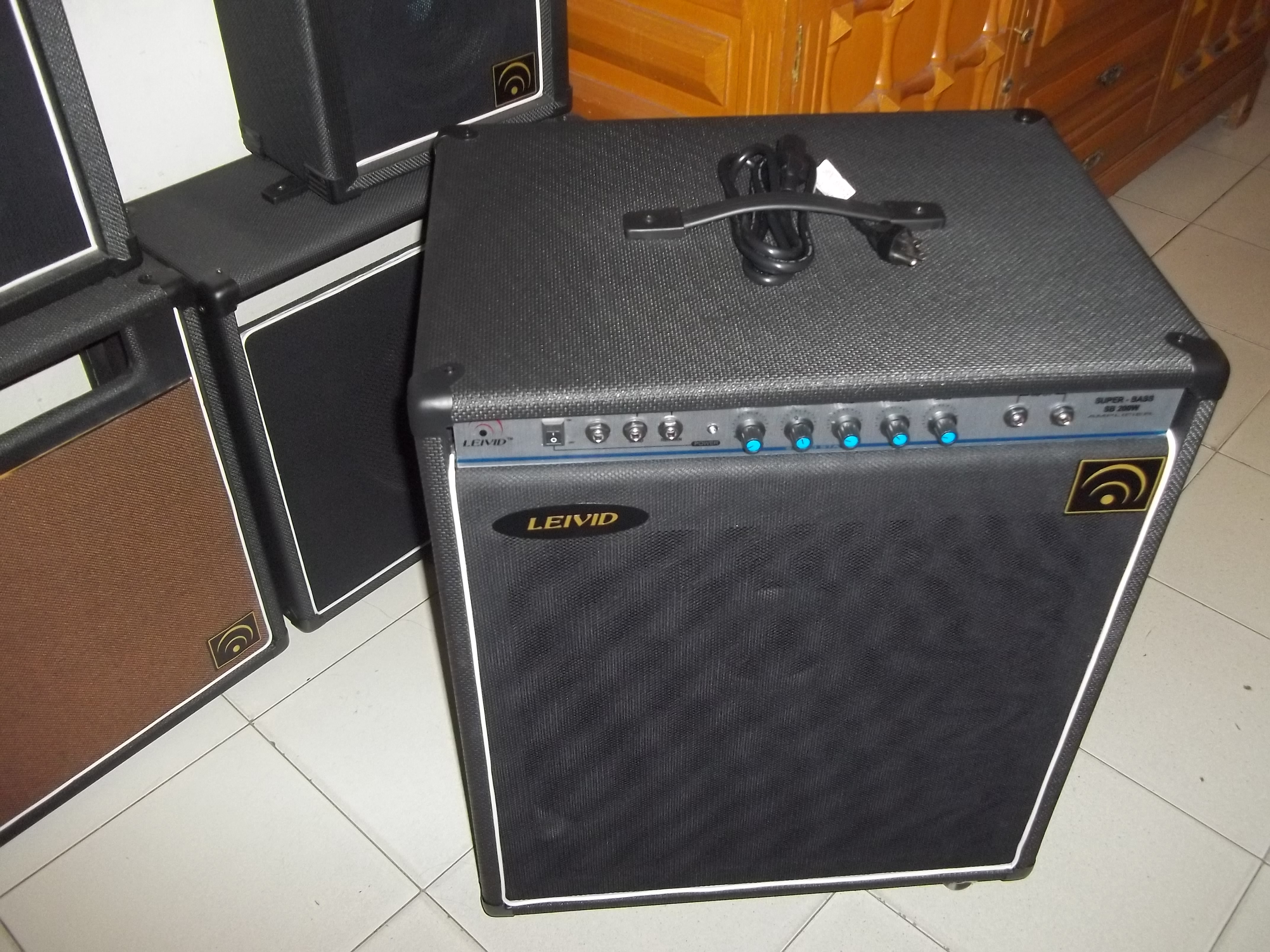 Amplificador Para Bajo Leividelectronic Super Bass 200w