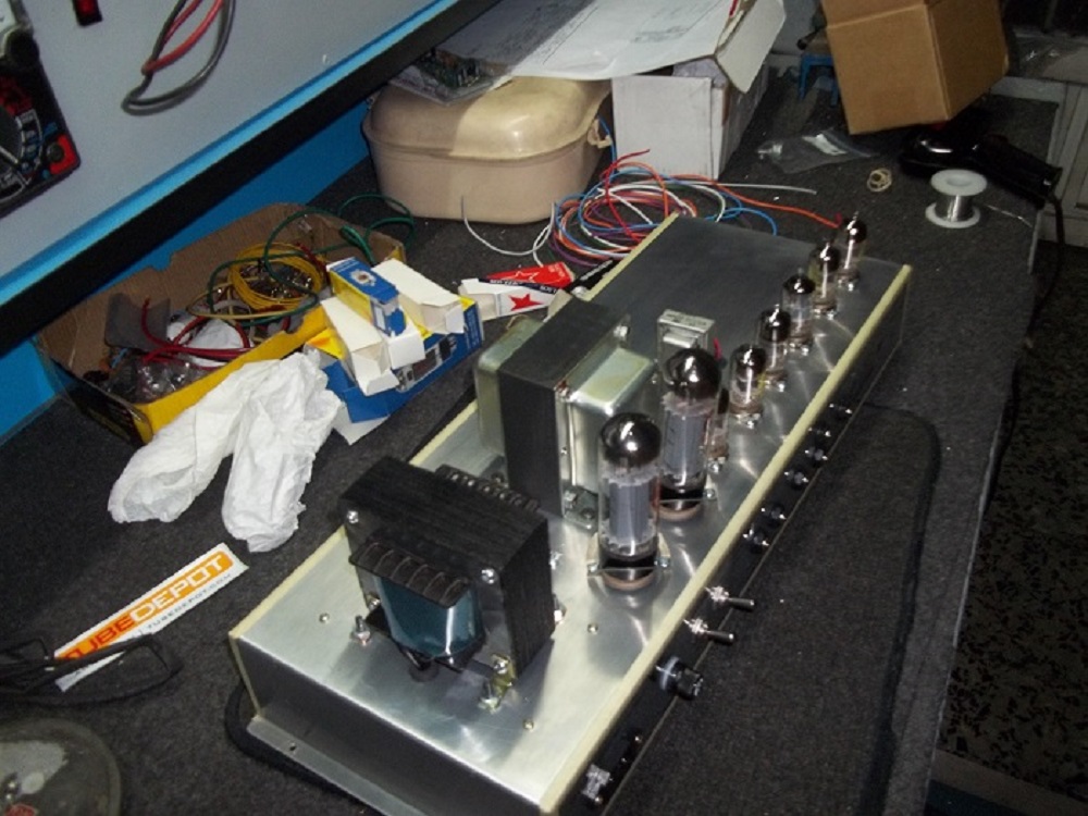 AMPLIFICADOR DE GUITARRA TUBE GALAXY