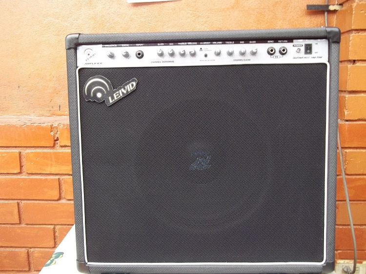AMPLIFICADOR GUITAR HOT HM-100W