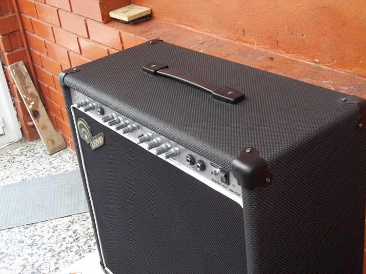 AMPLIFICADOR GUITAR HOT HM-100W